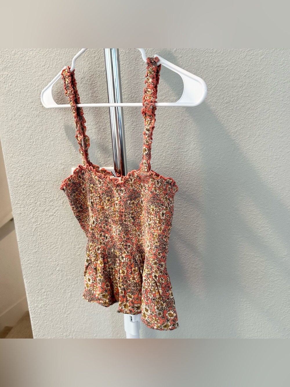 PATRONS OF PEACE Floral Peplum Tank Top in Coral, Size Medium - Picture 5 of 8